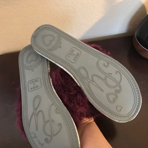 Slippers - Picture 2 of 2